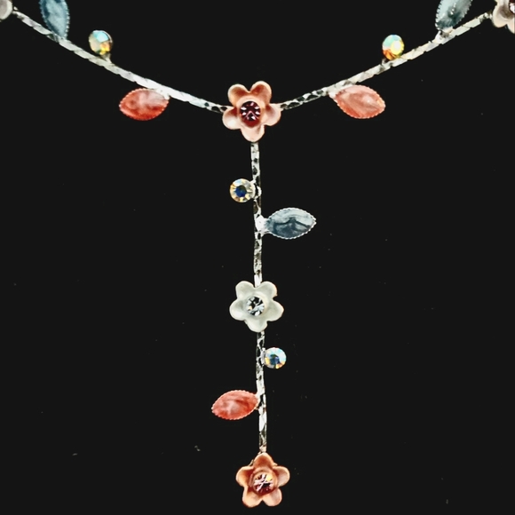 Floral choker - Picture 2 of 3